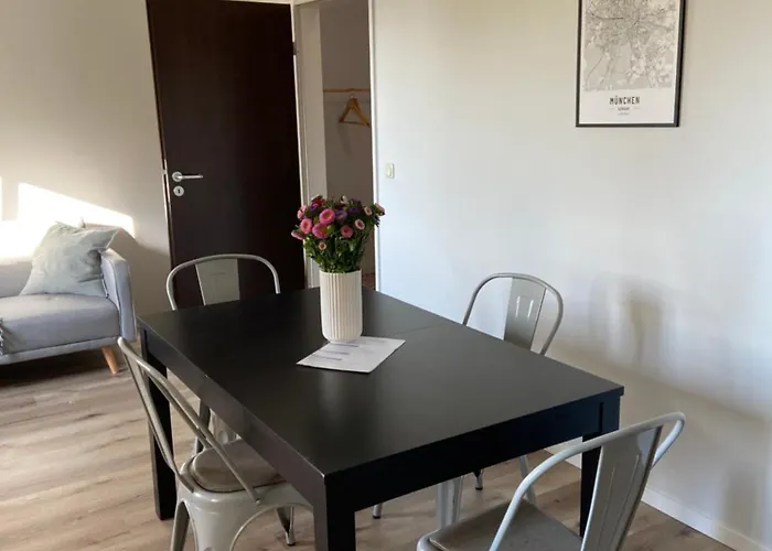 Mit Garagenparkplatz An U-bahnstation Apartman