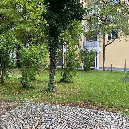 Apartment Mit Garagenparkplatz An U-bahnstation München