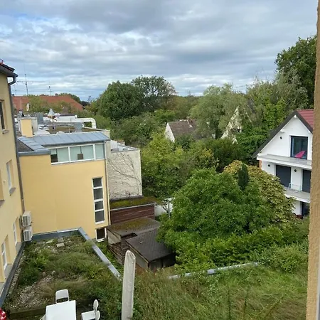 Mit Garagenparkplatz An U-bahnstation *