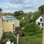 Mit Garagenparkplatz An U-bahnstation *