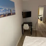 Mit Garagenparkplatz An U-bahnstation Apartment Munich