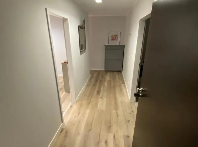 Mit Garagenparkplatz An U-bahnstation Apartament